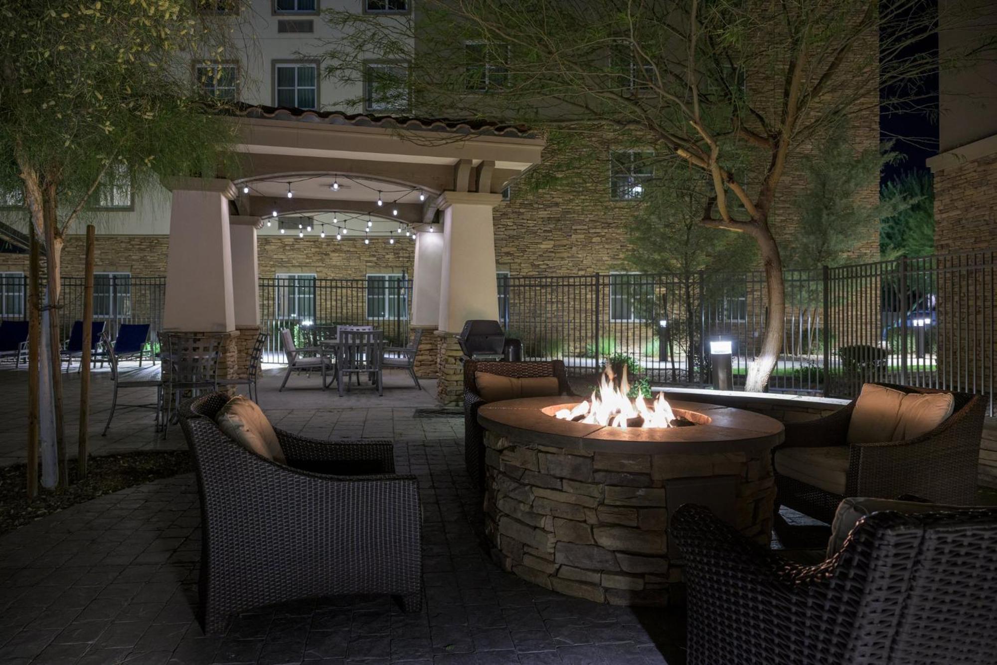 Holiday Inn Express & Suites - Gilbert - East Mesa By Ihg Exterior photo